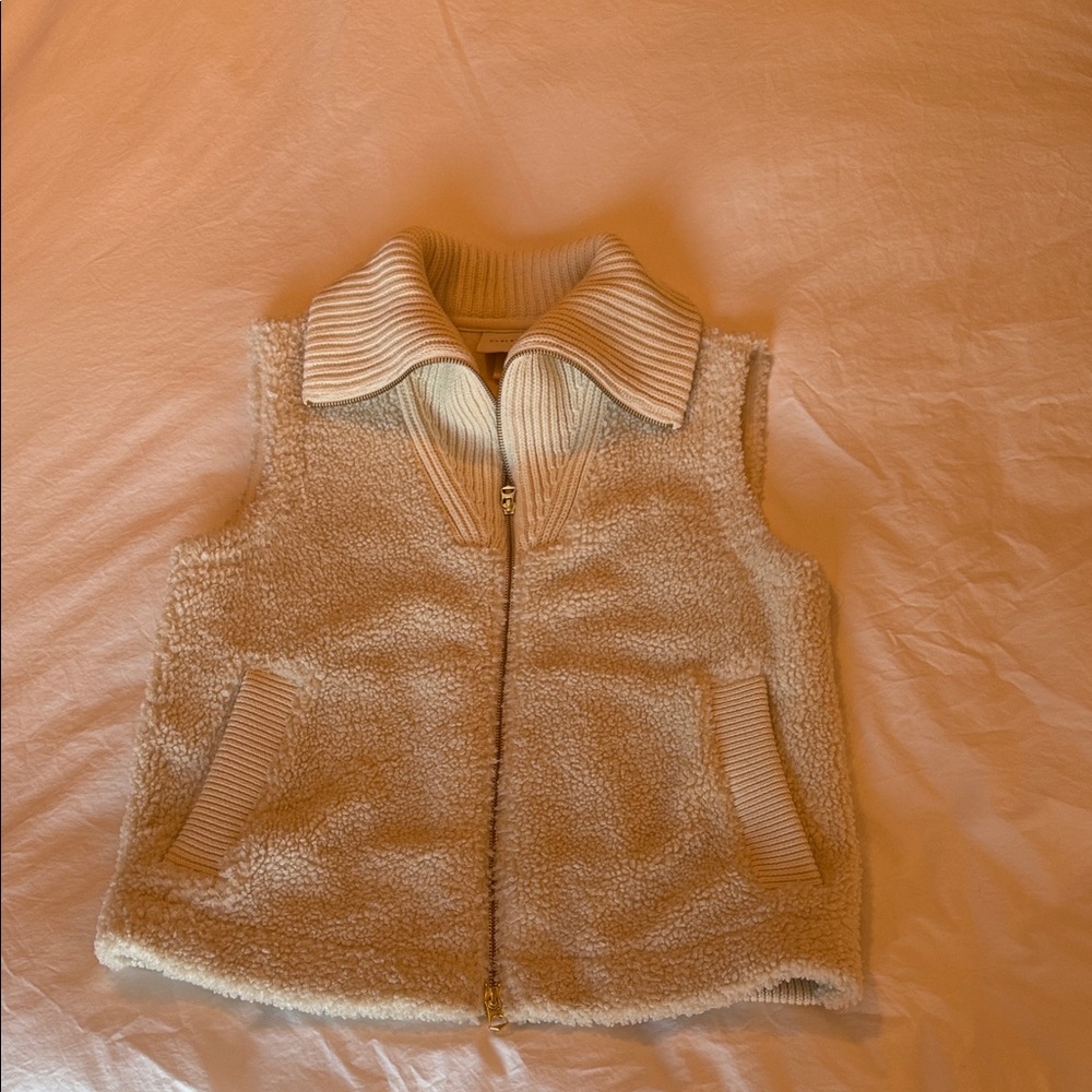 Varley Cream Sherpa Vest with Ribbed Collar